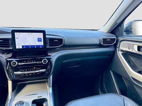 Used 2022 Ford Explorer Limited w/ Equipment Group 301A image 25