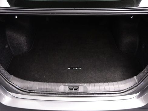 Used 2024 Nissan Altima 2.5 SV FWD image 25