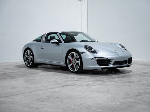 Used 2014 Porsche 911 Targa 4S AWD/4WD image 9