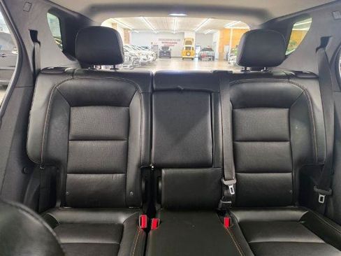 Used 2018 Chevrolet Equinox Premier FWD image 12