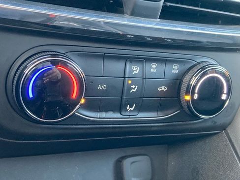 Used 2025 Buick Encore GX Preferred image 19