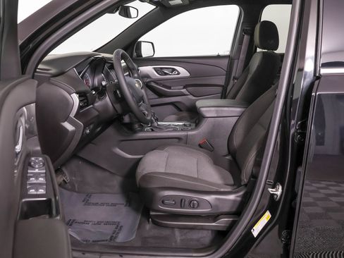 Used 2023 Chevrolet Traverse LT AWD/4WD image 6