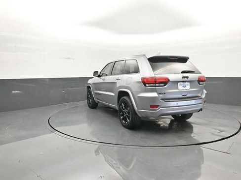 Used 2020 Jeep Grand Cherokee Altitude AWD/4WD image 5