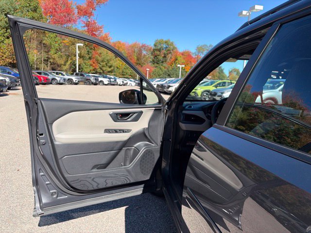 Used 2025 Subaru Forester AWD/4WD image 25