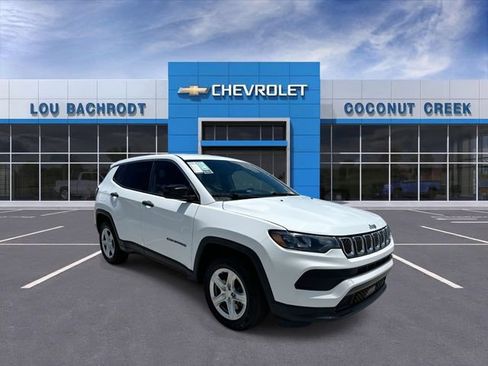Used 2023 Jeep Compass Sport AWD/4WD image 2