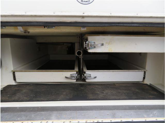 Used 2005 Ford F250 XLT AWD/4WD image 3