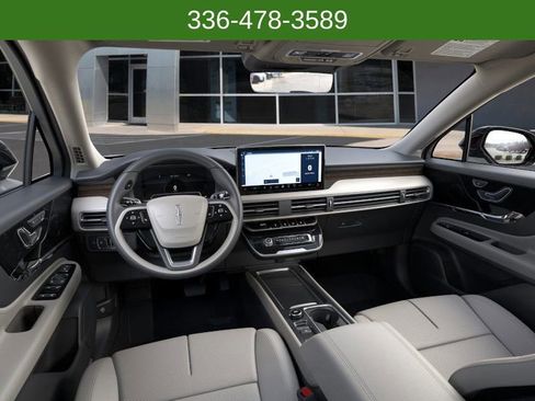 New 2026 Lincoln Corsair Reserve image 9