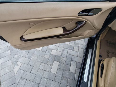 Used 2004 BMW 330Ci Convertible image 20