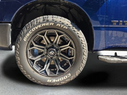Used 2019 Nissan Titan SV AWD/4WD image 22