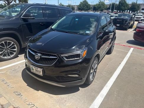 Used 2019 Buick Encore Essence w/ Safety Package II FWD image 2