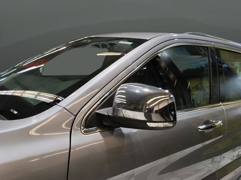 Used 2018 Jeep Grand Cherokee Limited image 11