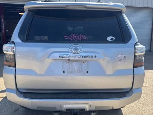 Used 2017 Toyota 4Runner SR5 image 4