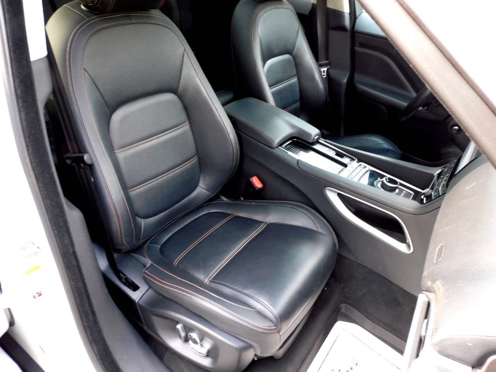 Used 2020 Jaguar F-PACE Prestige AWD/4WD image 19