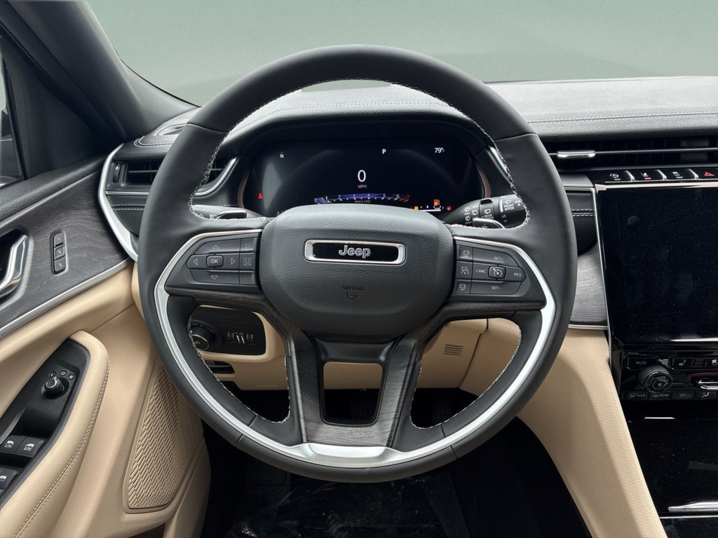 New 2025 Jeep Grand Cherokee Limited RWD image 36
