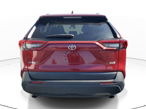 Used 2023 Toyota RAV4 XLE w/ Convenience Package FWD image 5