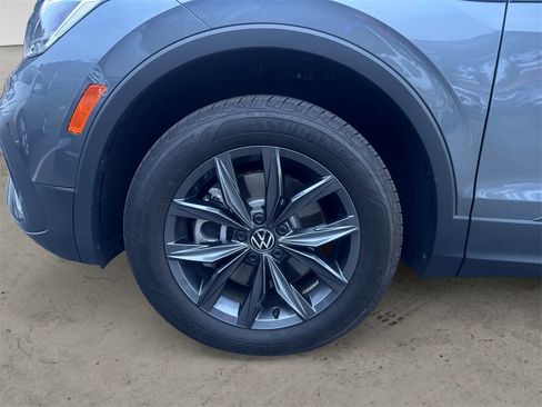 Certified 2023 Volkswagen Tiguan SE image 14