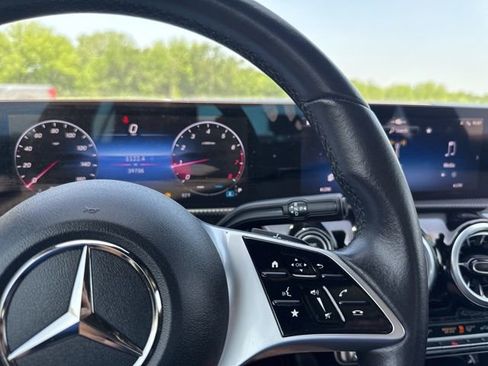 Used 2025 Mercedes-Benz CLA 250 image 12