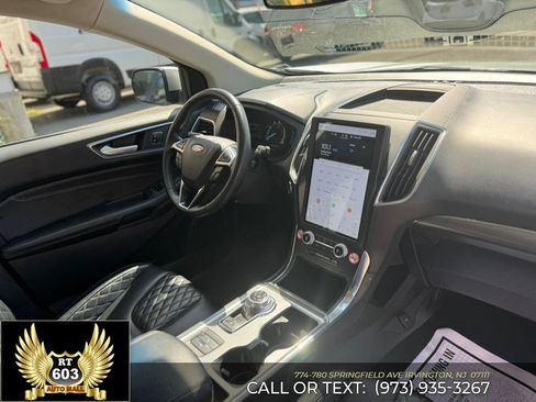Used 2023 Ford Edge Titanium AWD/4WD image 18