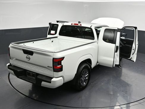 Certified 2025 Nissan Frontier SV image 35
