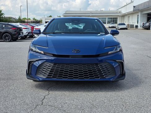 Used 2025 Toyota Camry SE FWD image 2