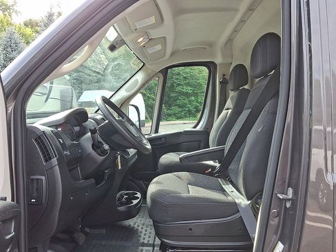 Used 2021 RAM ProMaster 2500 w/ Premium Appearance Group FWD image 22