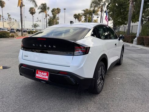 New 2026 Nissan Leaf SV+ w/ Illuminated Package FWD image 7