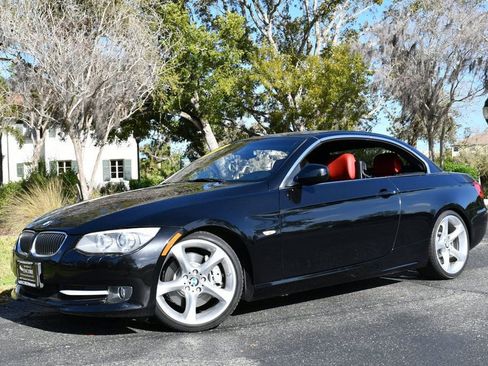 Used 2011 BMW 335i Convertible image 27