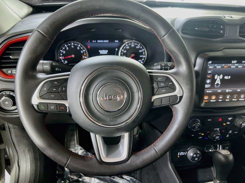 Used 2023 Jeep Renegade Trailhawk AWD/4WD image 11