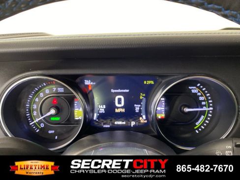 Used 2023 Jeep Wrangler Unlimited Rubicon 4xe w/ Cold Weather Group AWD/4WD image 17