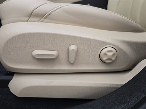 Certified 2019 Buick Envision Essence image 18