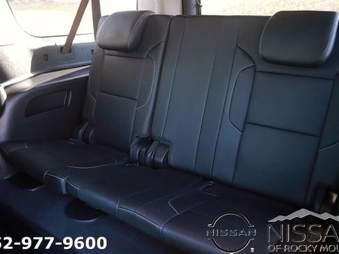Used 2019 Chevrolet Suburban Premier AWD/4WD image 17