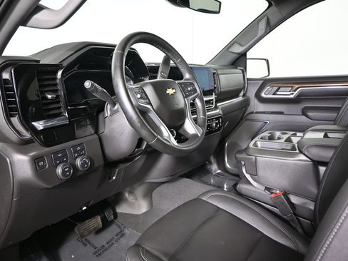 Used 2023 Chevrolet Silverado 1500 LT w/ Leather Package AWD/4WD image 22