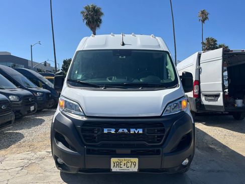 Used 2025 RAM ProMaster 2500 w/ Convenience Group FWD image 2