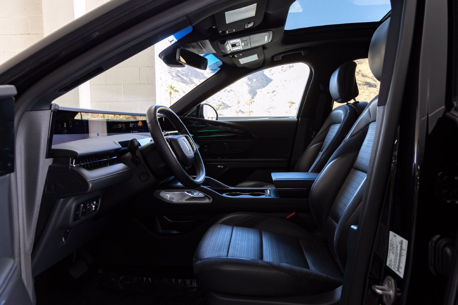 Used 2024 Lincoln Nautilus Reserve w/ Equipment Group 202A AWD/4WD image 17