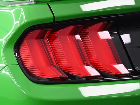 Used 2019 Ford Mustang GT Premium w/ GT Performance Package RWD image 13