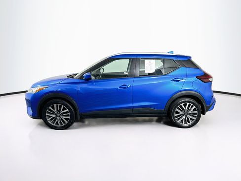 Used 2023 Nissan Kicks SV FWD image 4