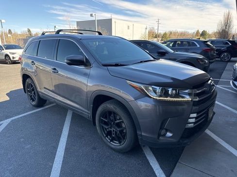 Used 2018 Toyota Highlander Limited image 4