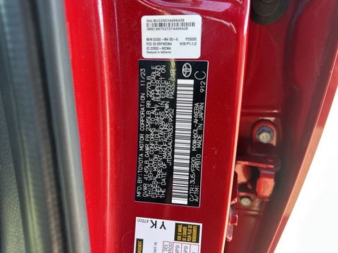 Used 2024 Toyota Prius LE FWD image 32
