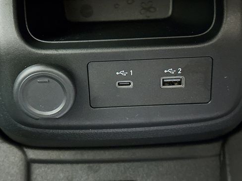 Used 2023 Nissan Ariya FWD image 26