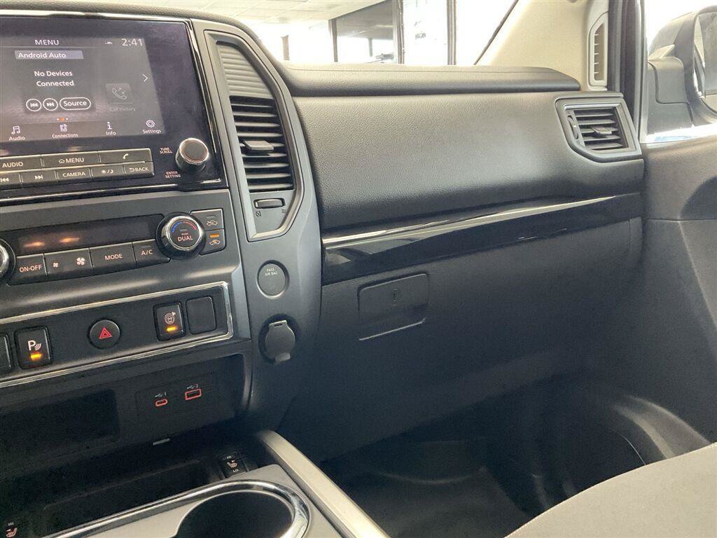 Used 2023 Nissan Titan SV w/ SV Convenience Package AWD/4WD image 17