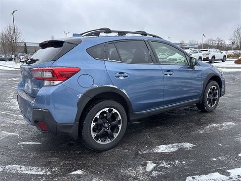 Used 2022 Subaru Crosstrek 2.0i Premium w/ Moonroof Package image 3