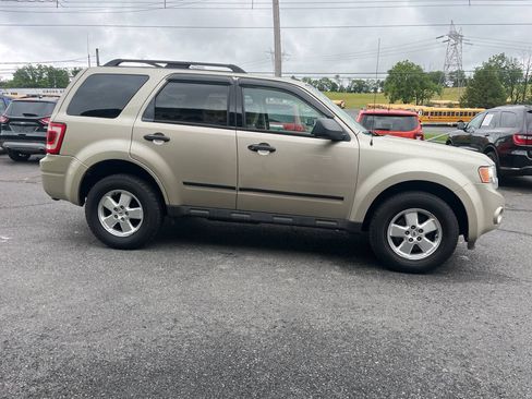 Used 2011 Ford Escape XLT w/ 202A Rapid Spec Order Code FWD image 5