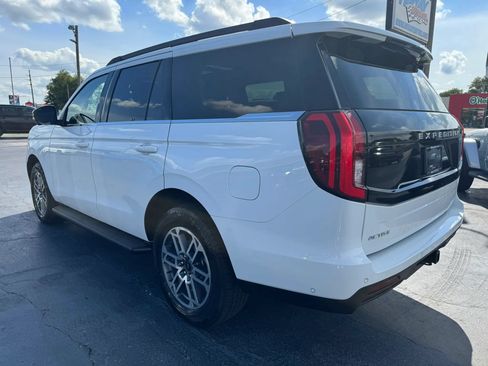 Used 2025 Ford Expedition Active AWD/4WD image 14