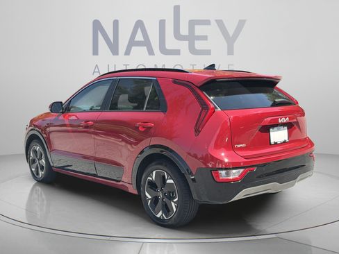 Certified 2024 Kia Niro Wind FWD image 3