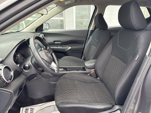 Used 2022 Nissan Kicks SV image 10