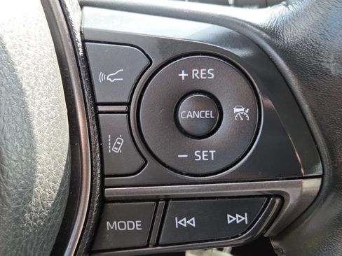 Used 2023 Toyota Camry SE FWD image 9