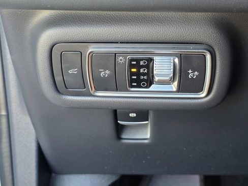 Used 2024 Lincoln Nautilus Premier w/ Equipment Group 102A AWD/4WD image 29
