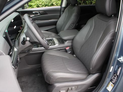 New 2027 Kia Carnival SX FWD image 19