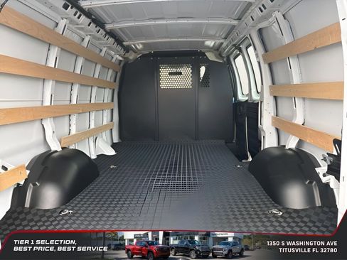 Used 2024 Chevrolet Express 2500 w/ Driver Convenience Package RWD image 10