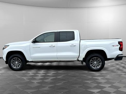 Used 2024 Chevrolet Colorado LT w/ LT Convenience Package II AWD/4WD image 7